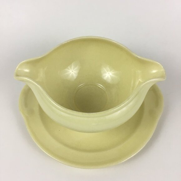VTG Lu-Ray Pastels Yellow Gravy Boat attached Plate T.S.&T. - Picture 3 of 6